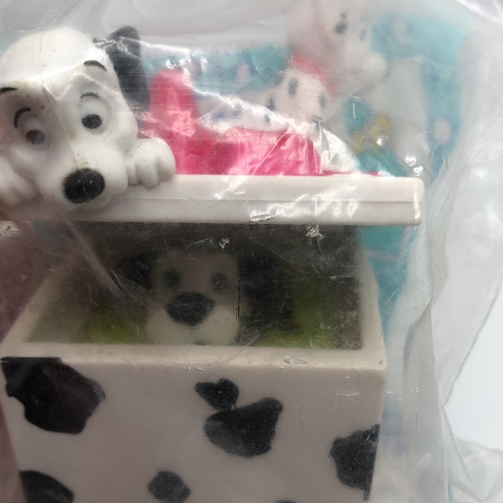 SOLD* 1994 101 Dalmatians Happy Birthday Disney McDonald’s Happy Meal Toy - Picture 5 of 7